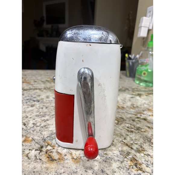 Vintage Ice O Mat Ice Crusher Manual Hand Crank Red White Barware Kitchen Tool - Picture 4 of 6